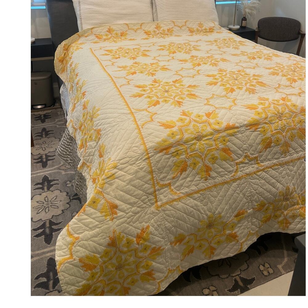 Quilt Queen Blanket Coverlet Vintage honey bee yellow floral Cross Stitched